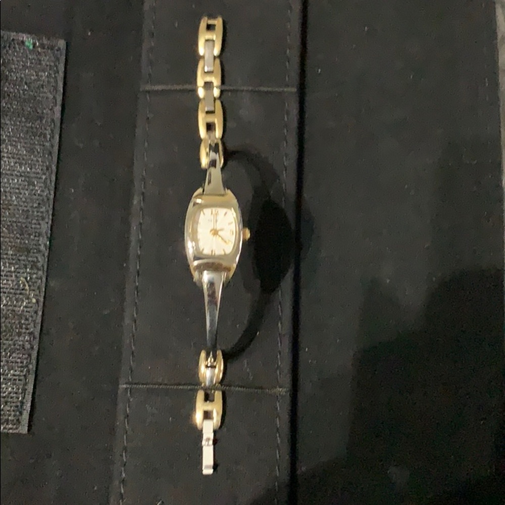 Women’s wrist watch